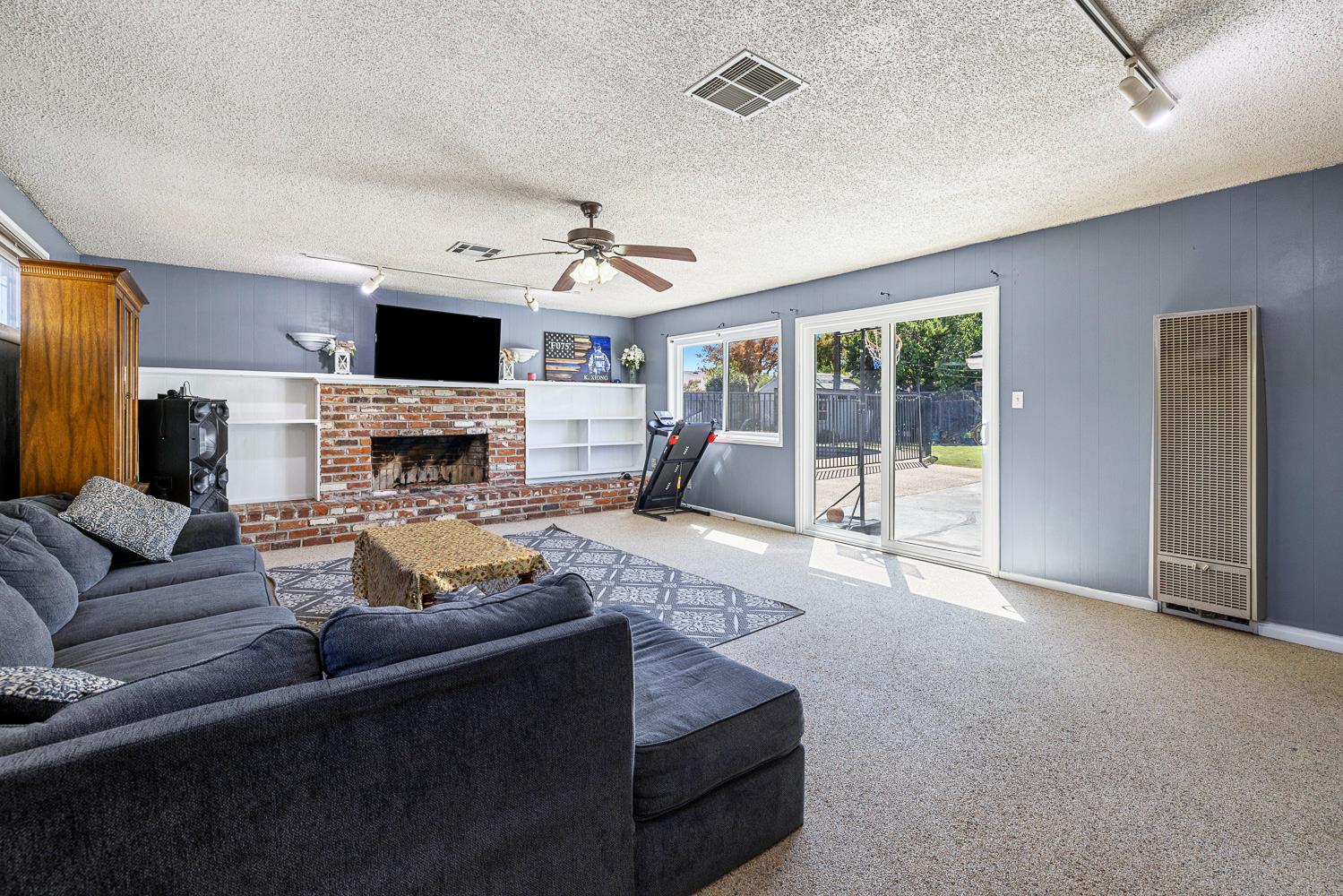 519 W Rialto Ave, Fresno, CA 93705