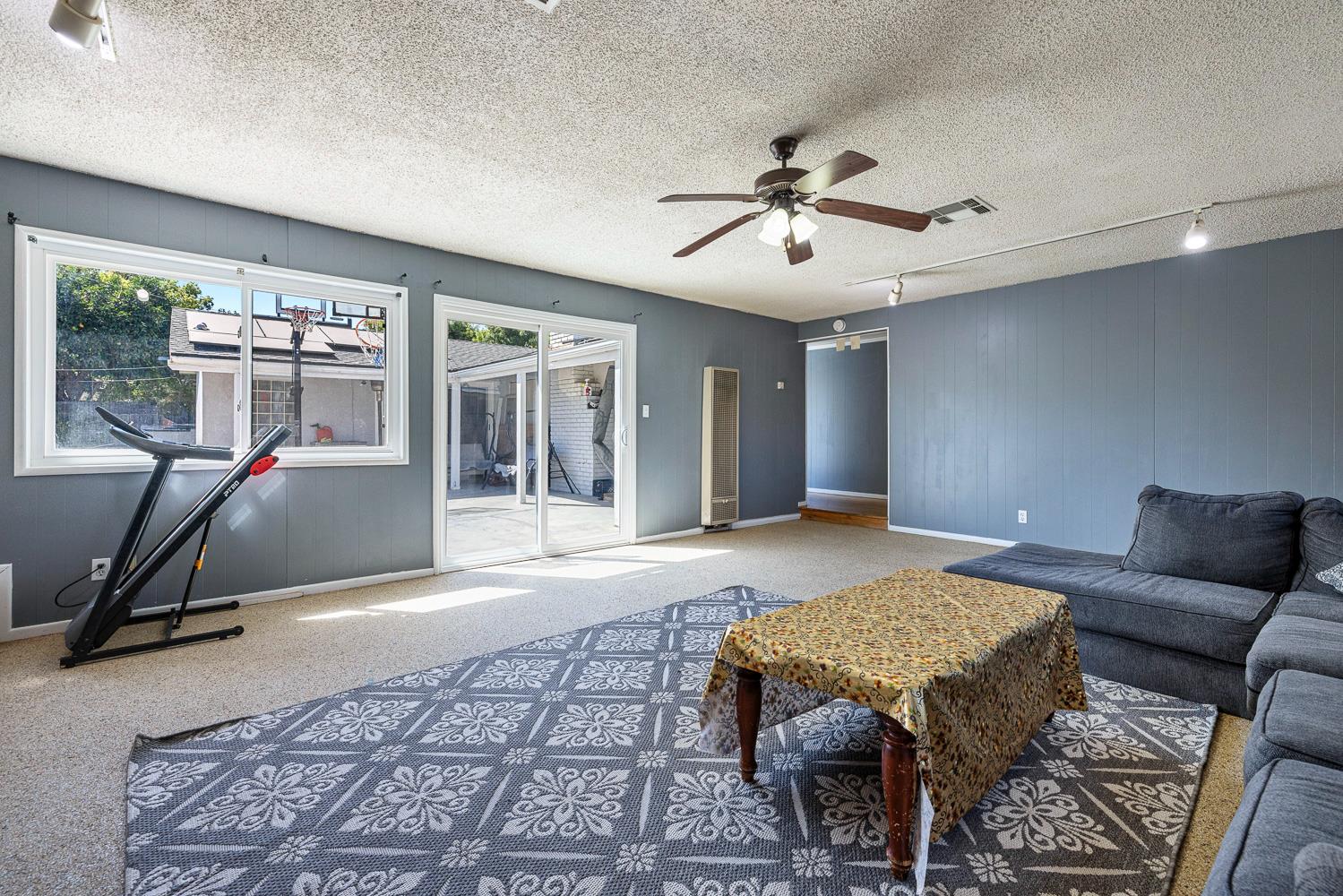 519 W Rialto Ave, Fresno, CA 93705