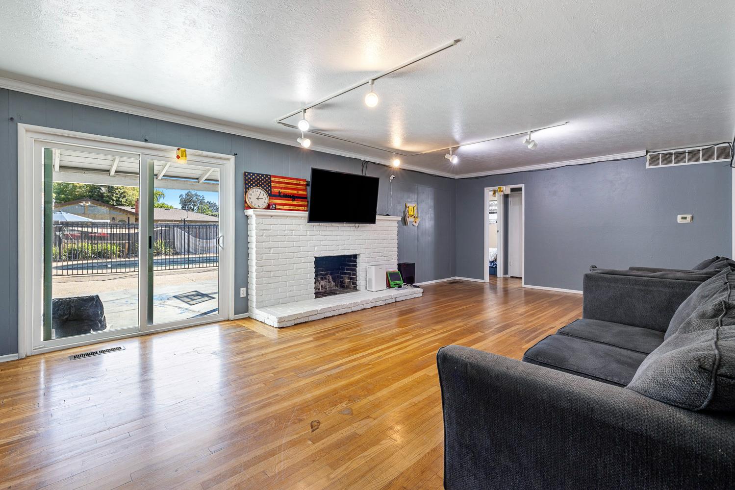 519 W Rialto Ave, Fresno, CA 93705
