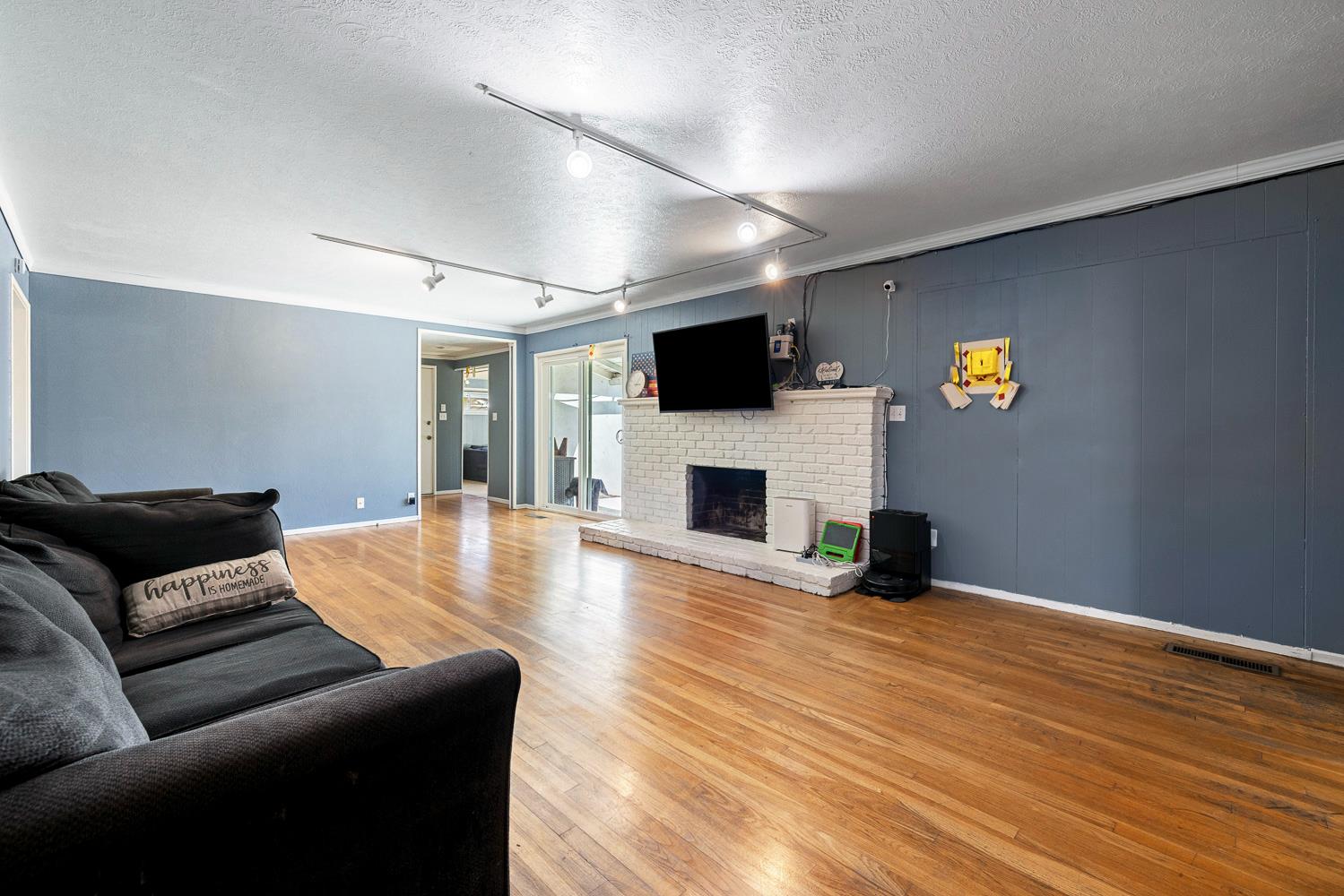 519 W Rialto Ave, Fresno, CA 93705