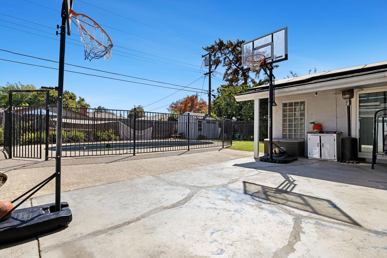 519 W Rialto Ave, Fresno, CA 93705