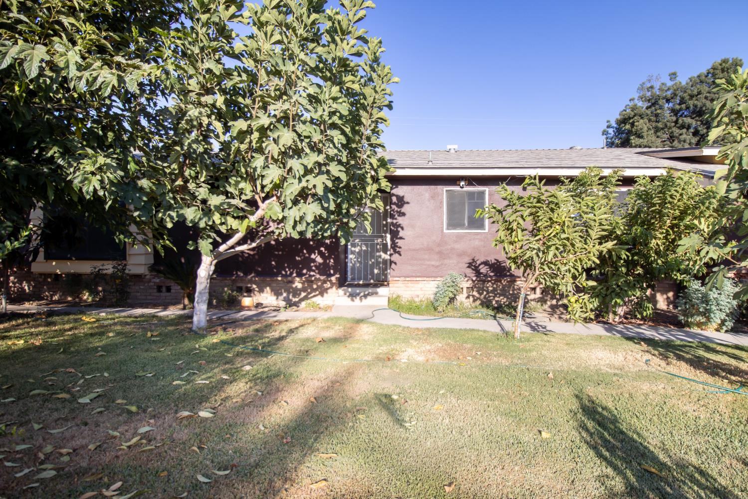 460 N Walch St, Porterville, CA 93257