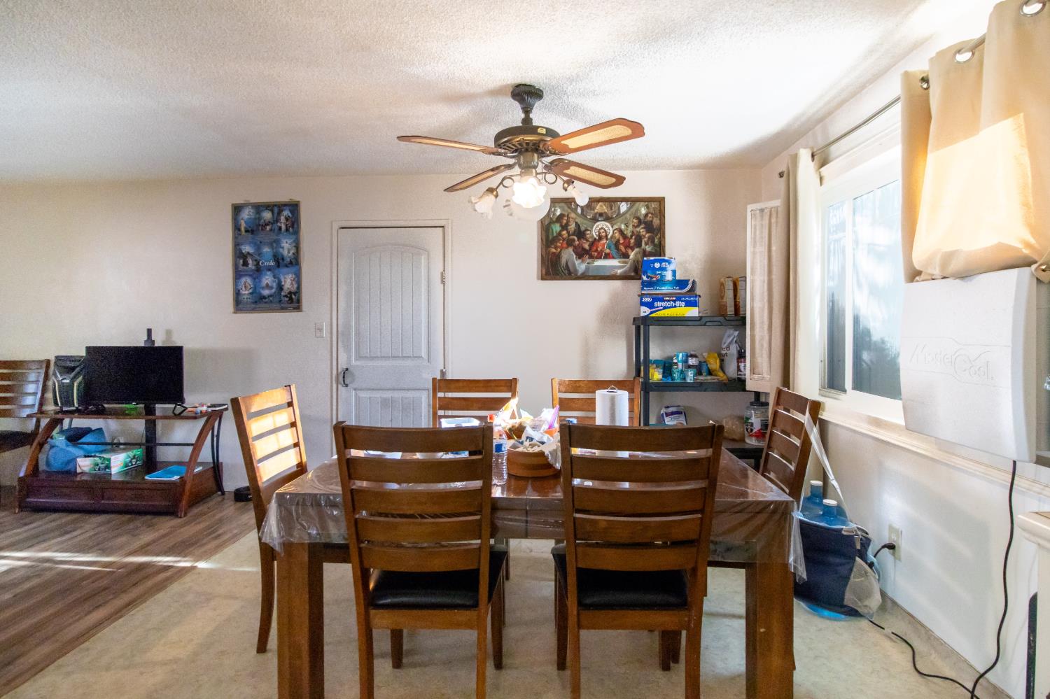 460 N Walch St, Porterville, CA 93257