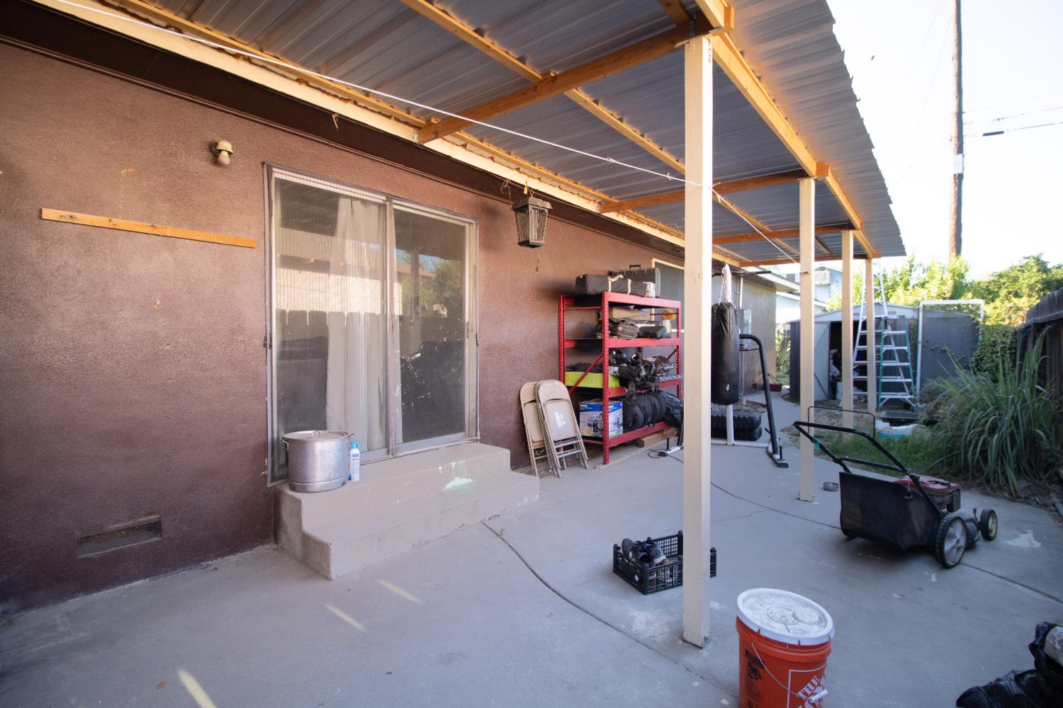 460 N Walch St, Porterville, CA 93257