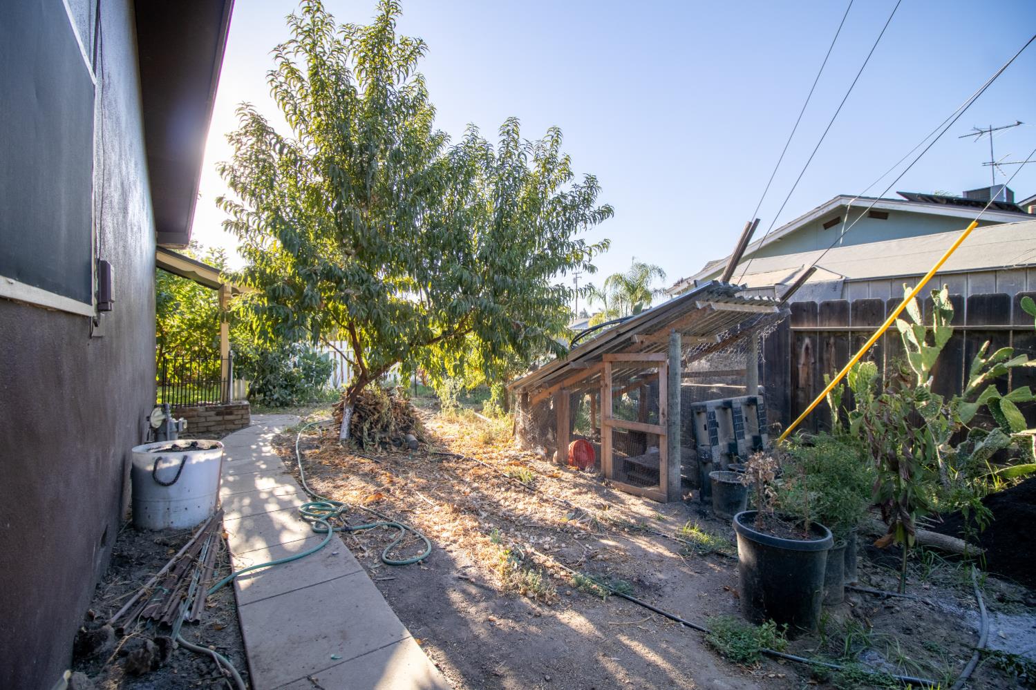 460 N Walch St, Porterville, CA 93257