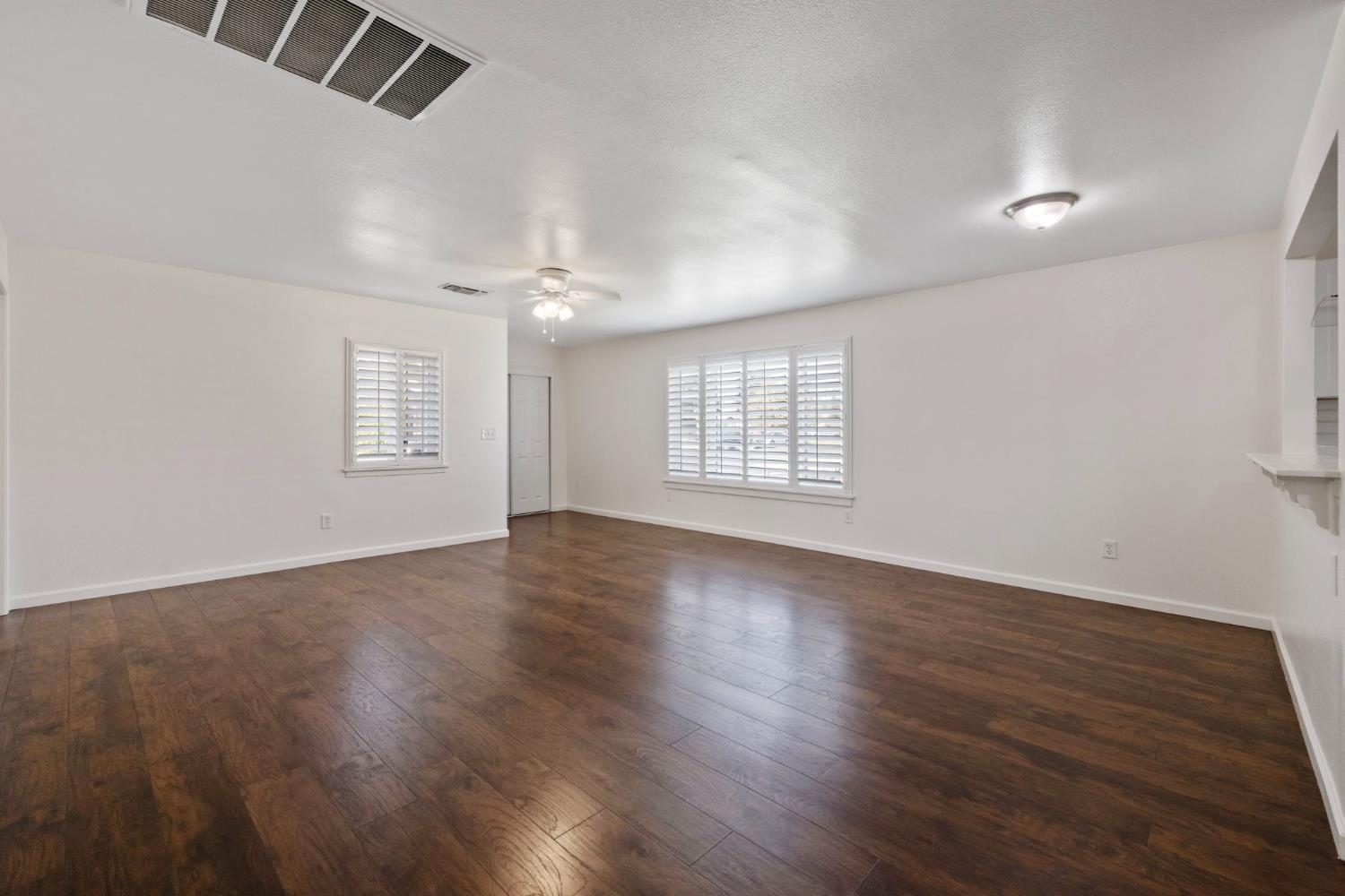 1229 N Redington St, Hanford, CA 93230