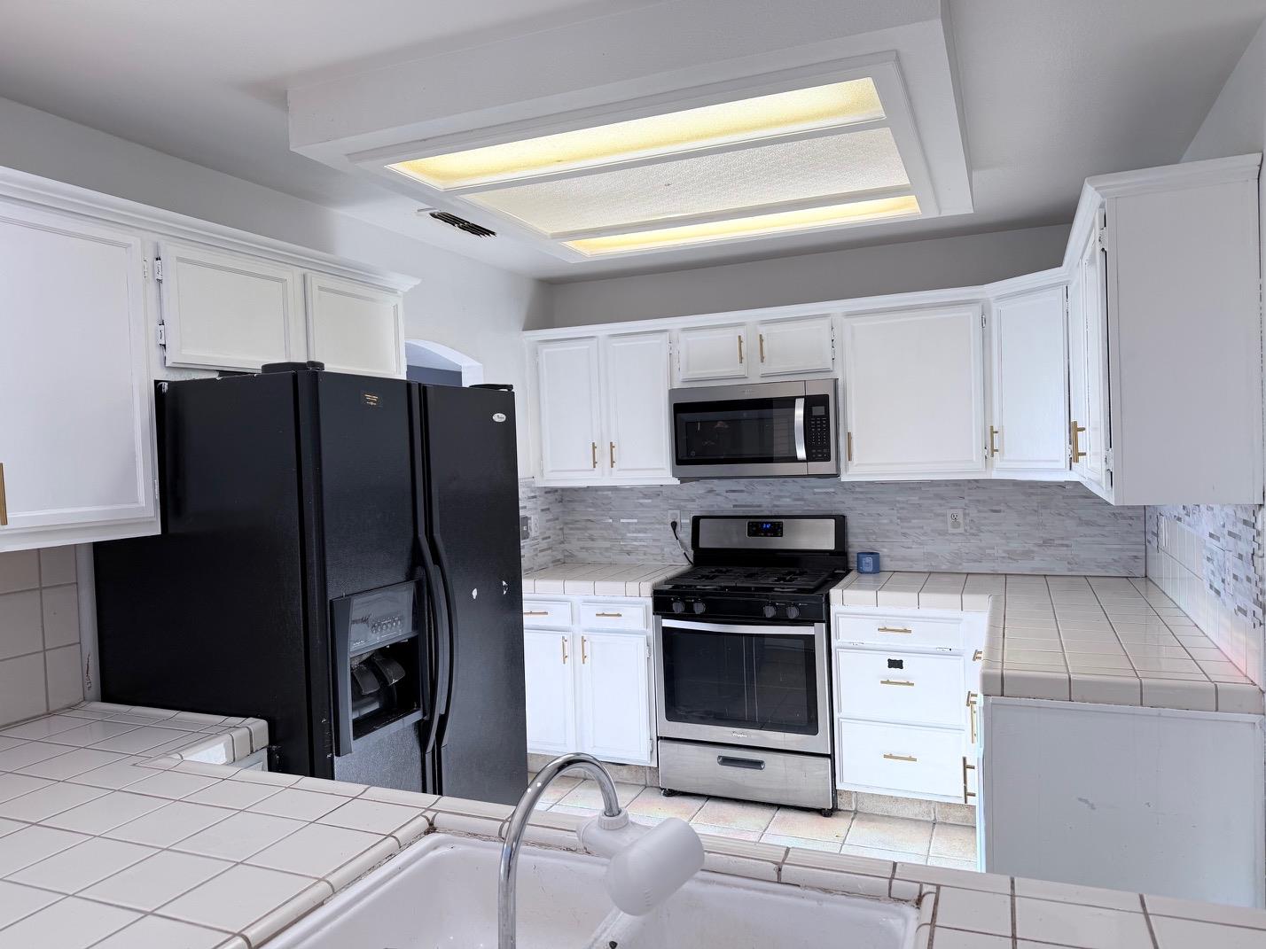 2253 N Katy Ave, Fresno, CA 93722