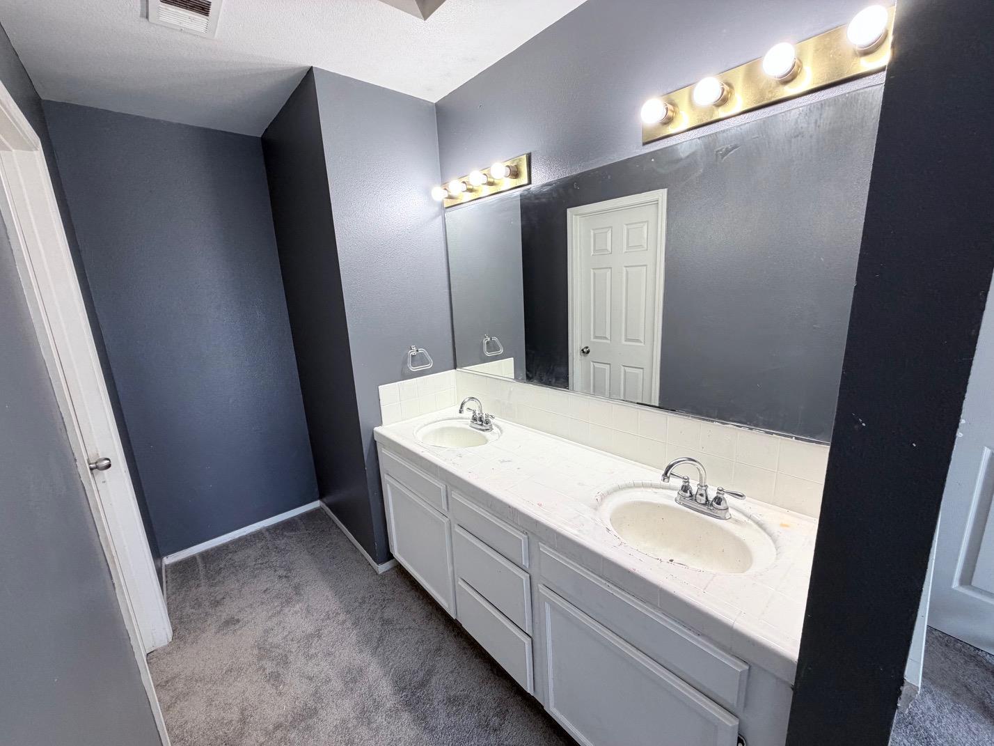 2253 N Katy Ave, Fresno, CA 93722
