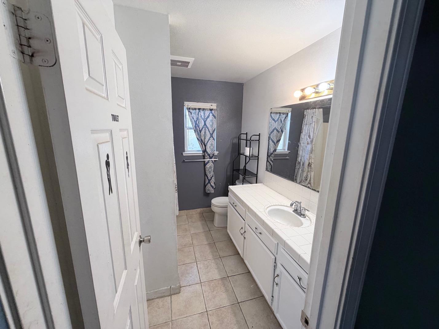 2253 N Katy Ave, Fresno, CA 93722
