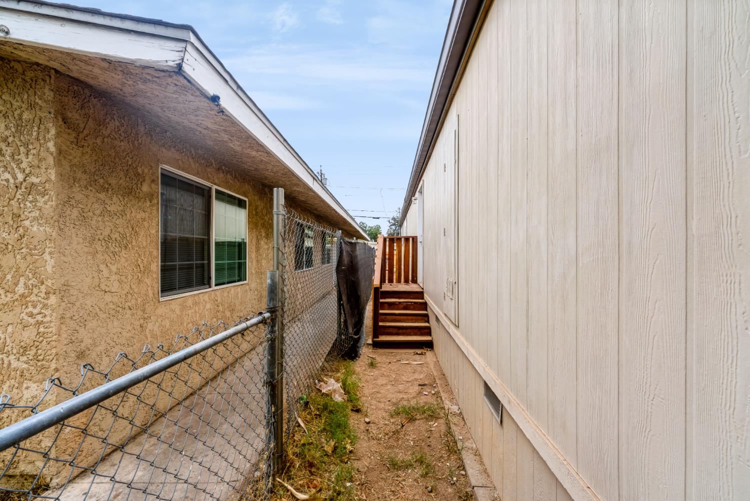 2206 E Tyler Ave, Fresno, CA 93701