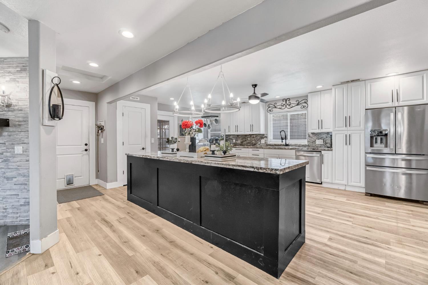 33686 NE Global Pl, Coarsegold, CA 93614