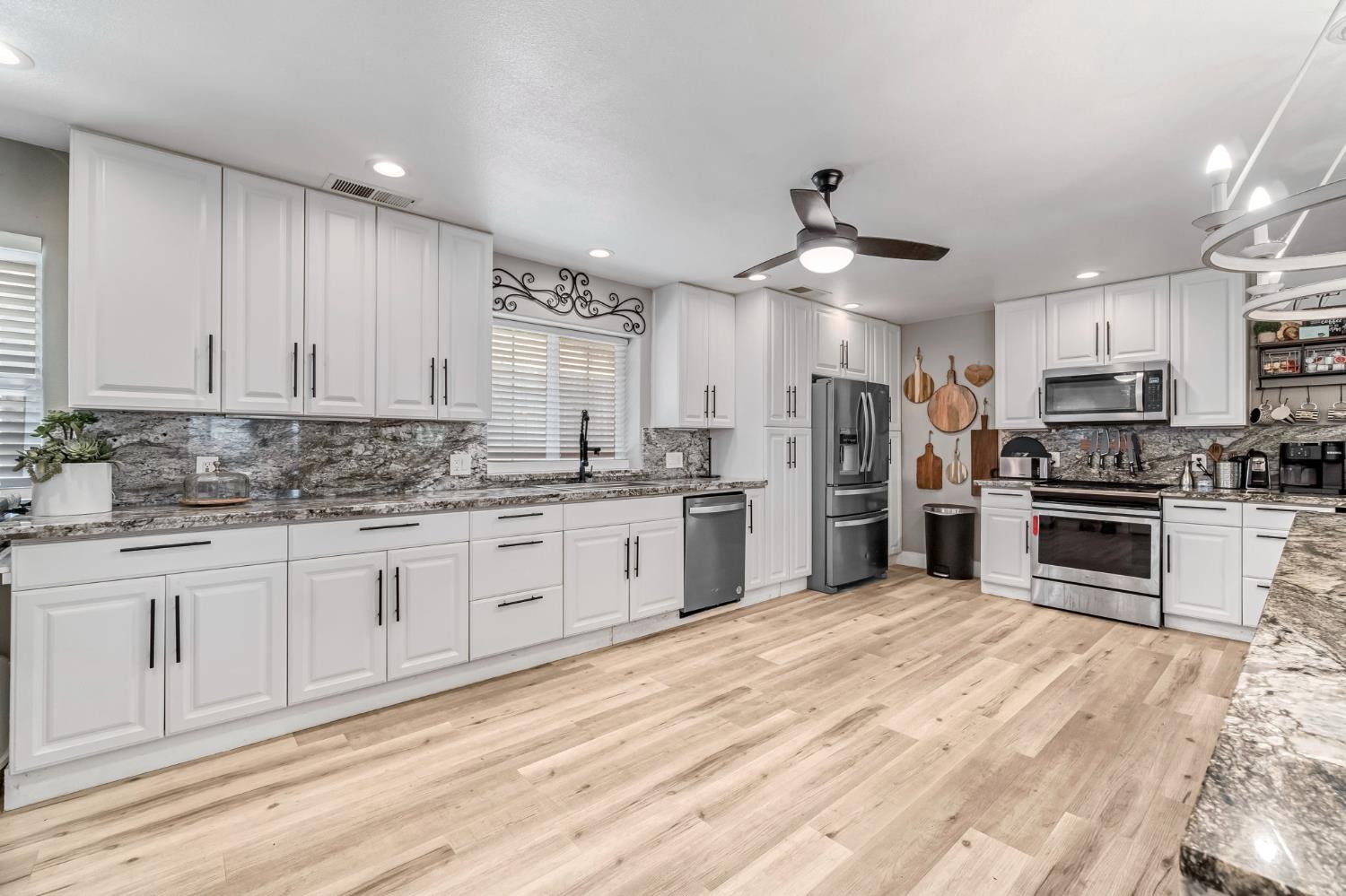 33686 NE Global Pl, Coarsegold, CA 93614