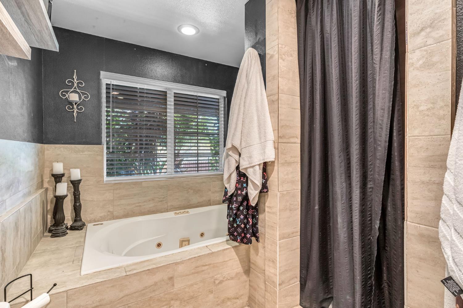 33686 NE Global Pl, Coarsegold, CA 93614