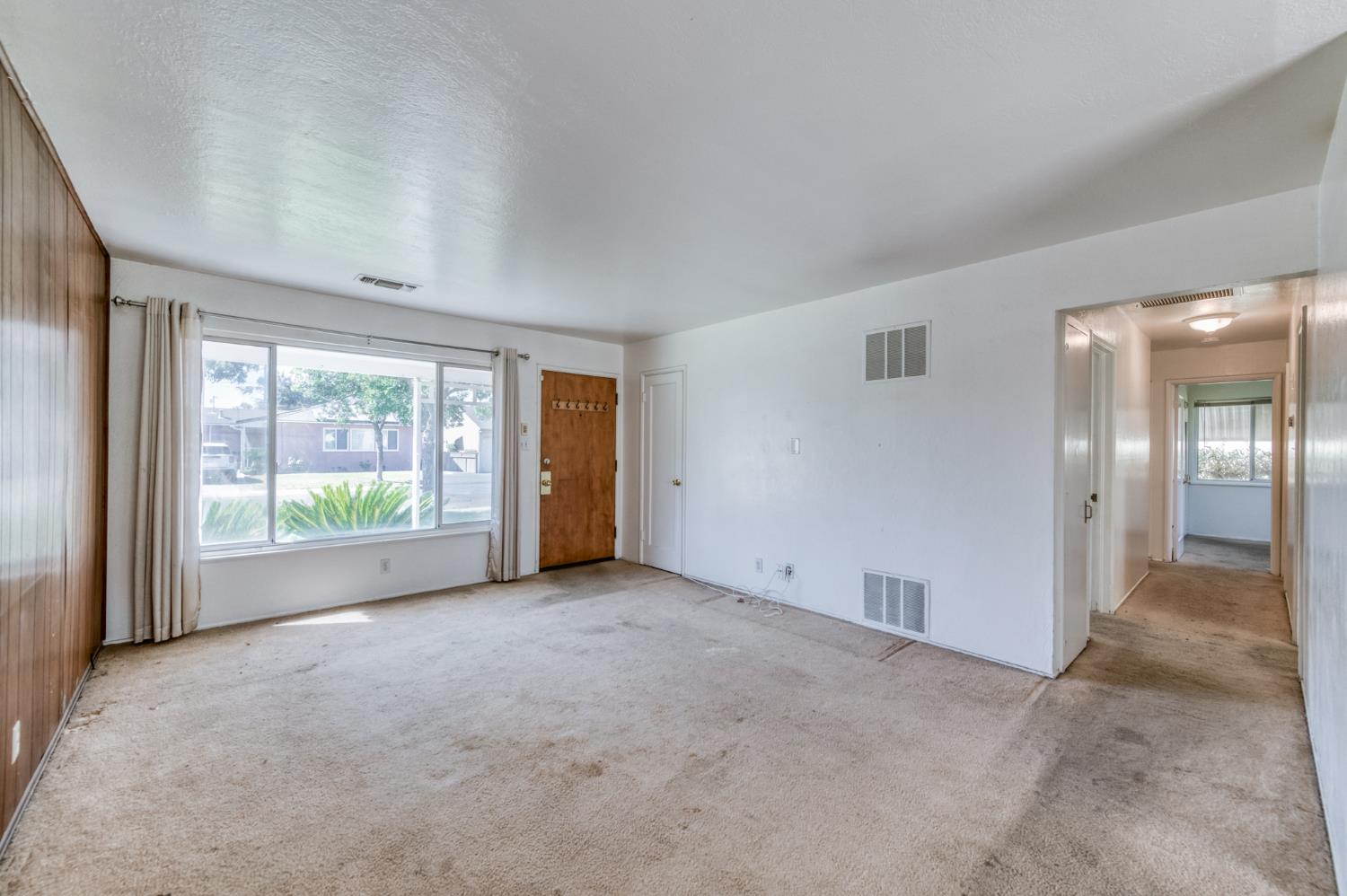 4035 E Montecito, Fresno, CA 93702