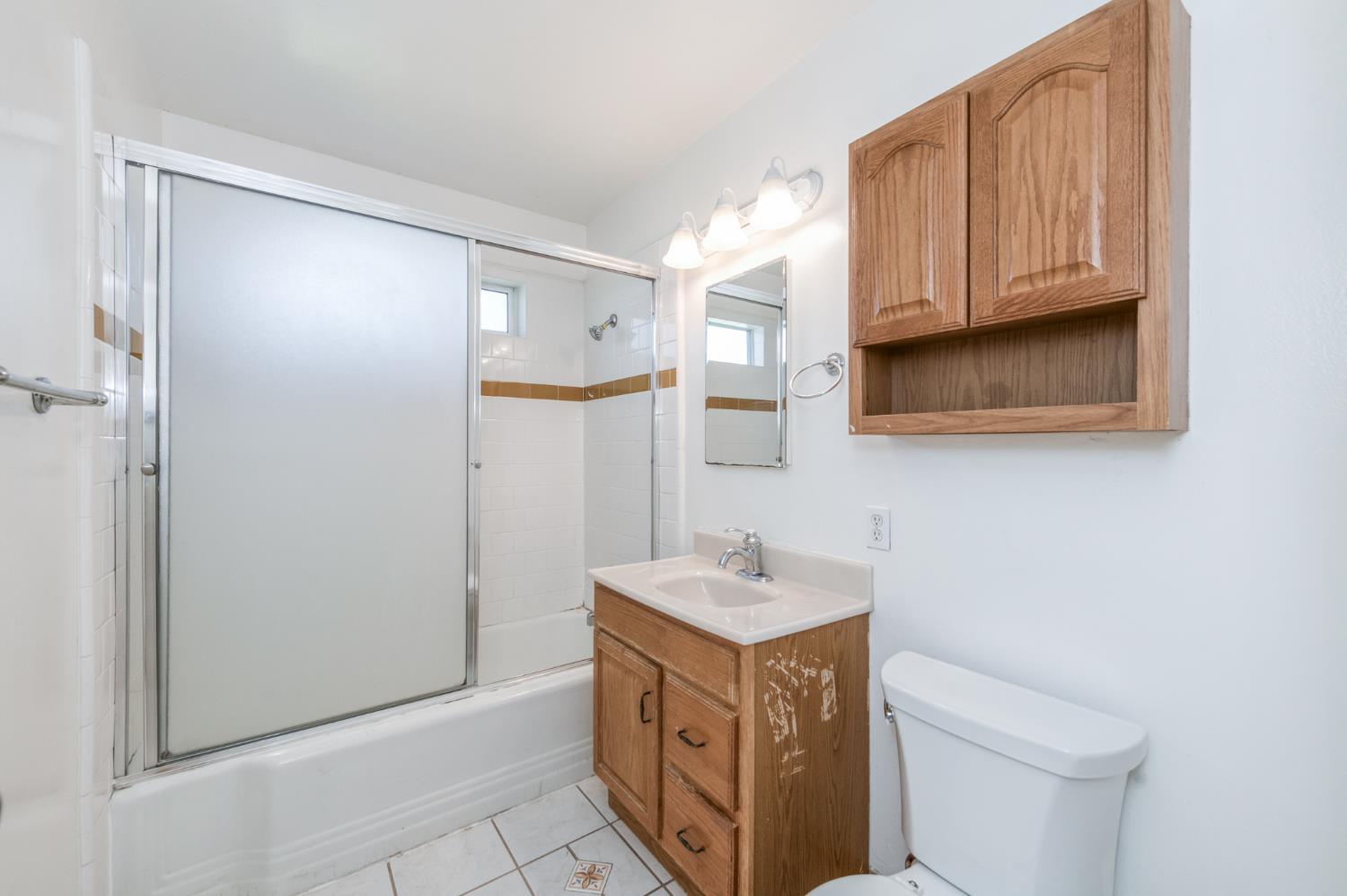 4035 E Montecito, Fresno, CA 93702