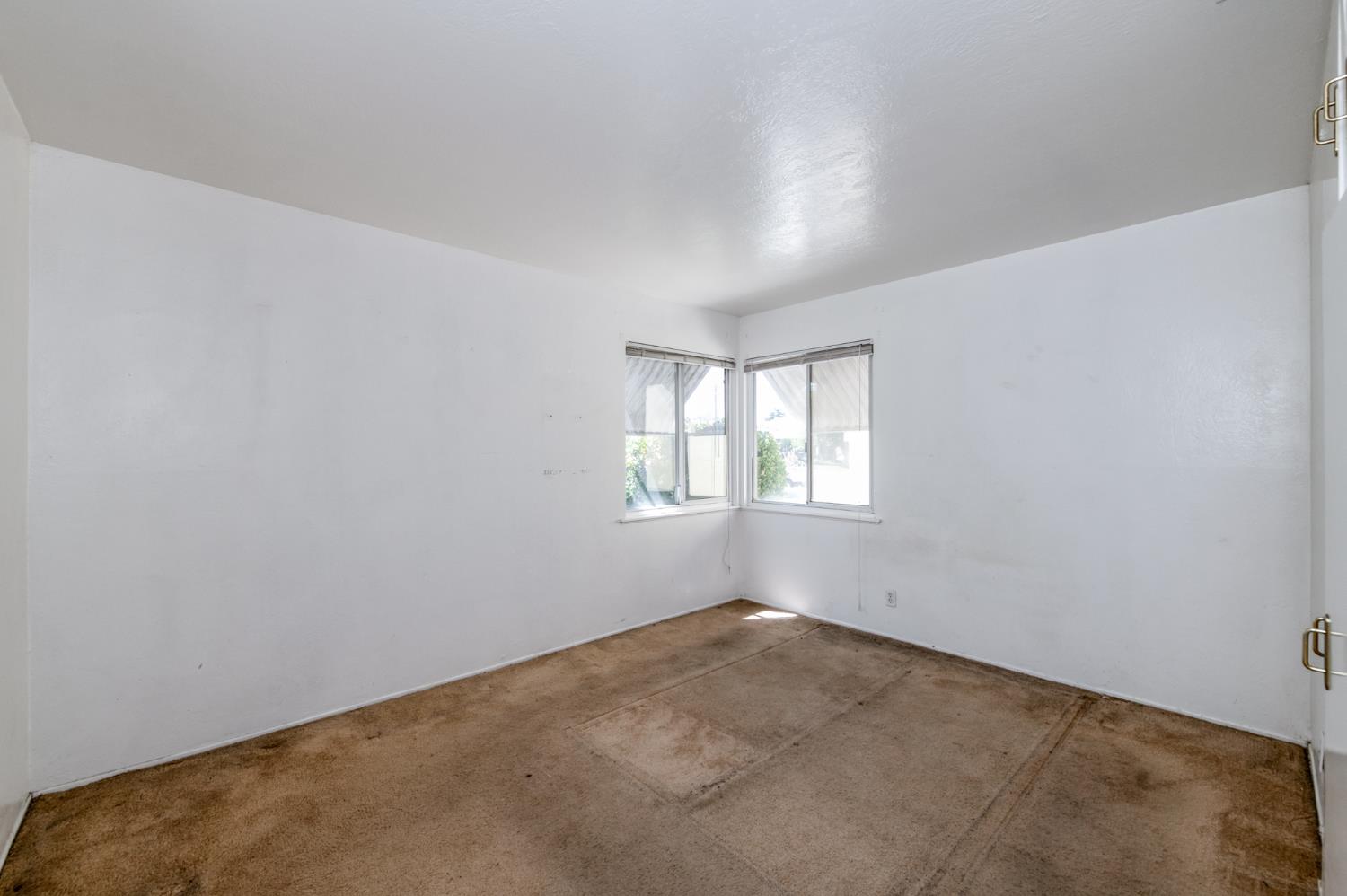 4035 E Montecito, Fresno, CA 93702