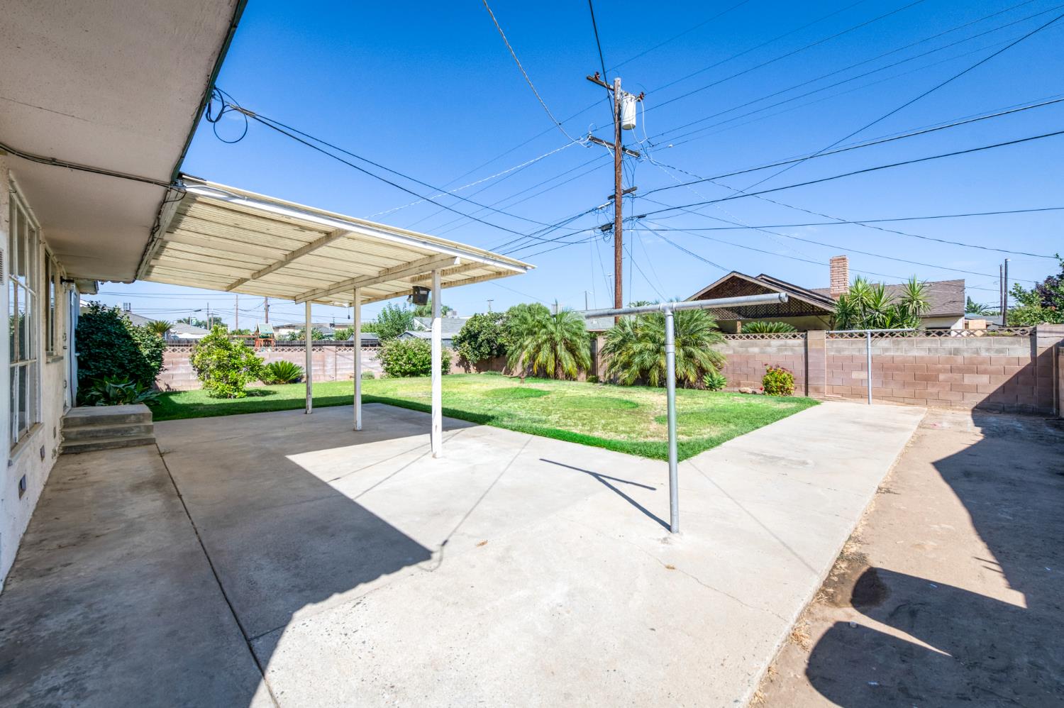 4035 E Montecito, Fresno, CA 93702