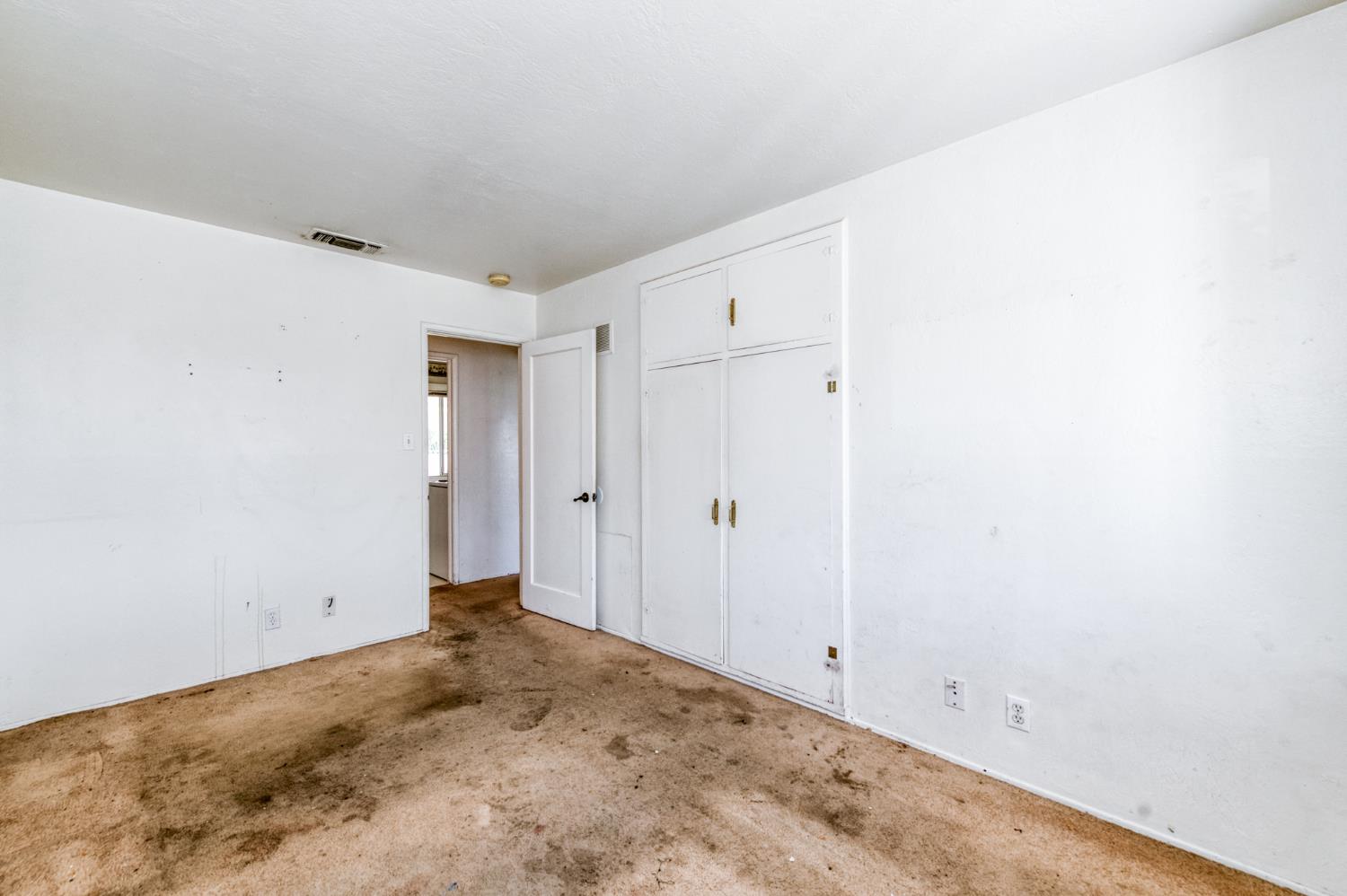 4035 E Montecito, Fresno, CA 93702