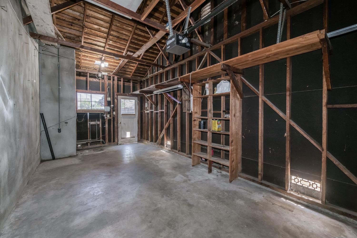 4035 E Montecito, Fresno, CA 93702