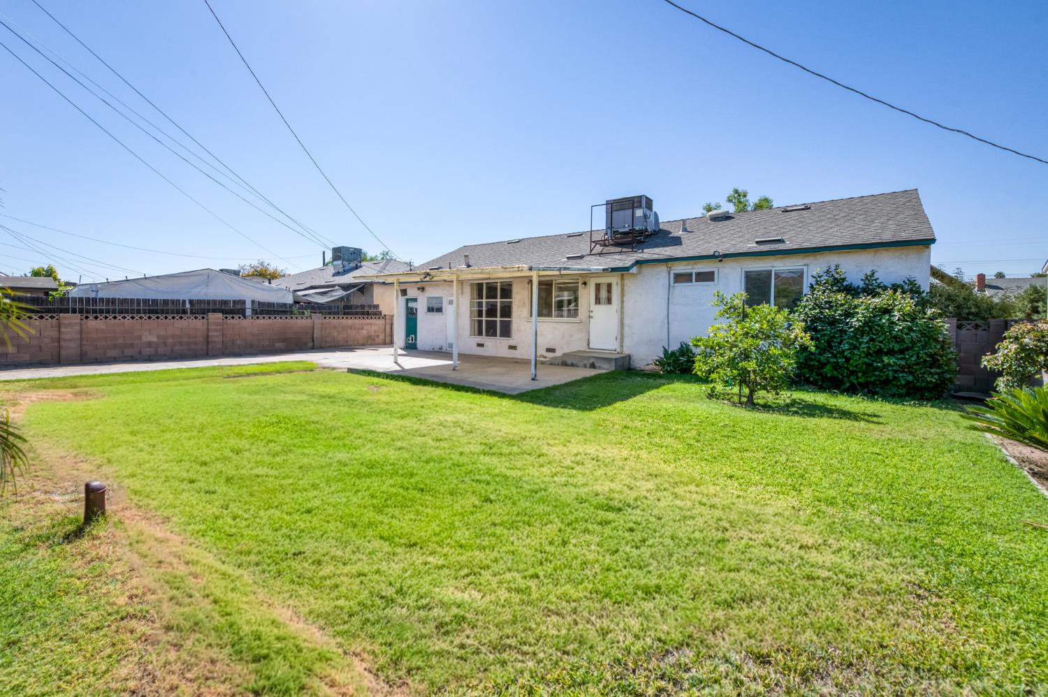 4035 E Montecito, Fresno, CA 93702