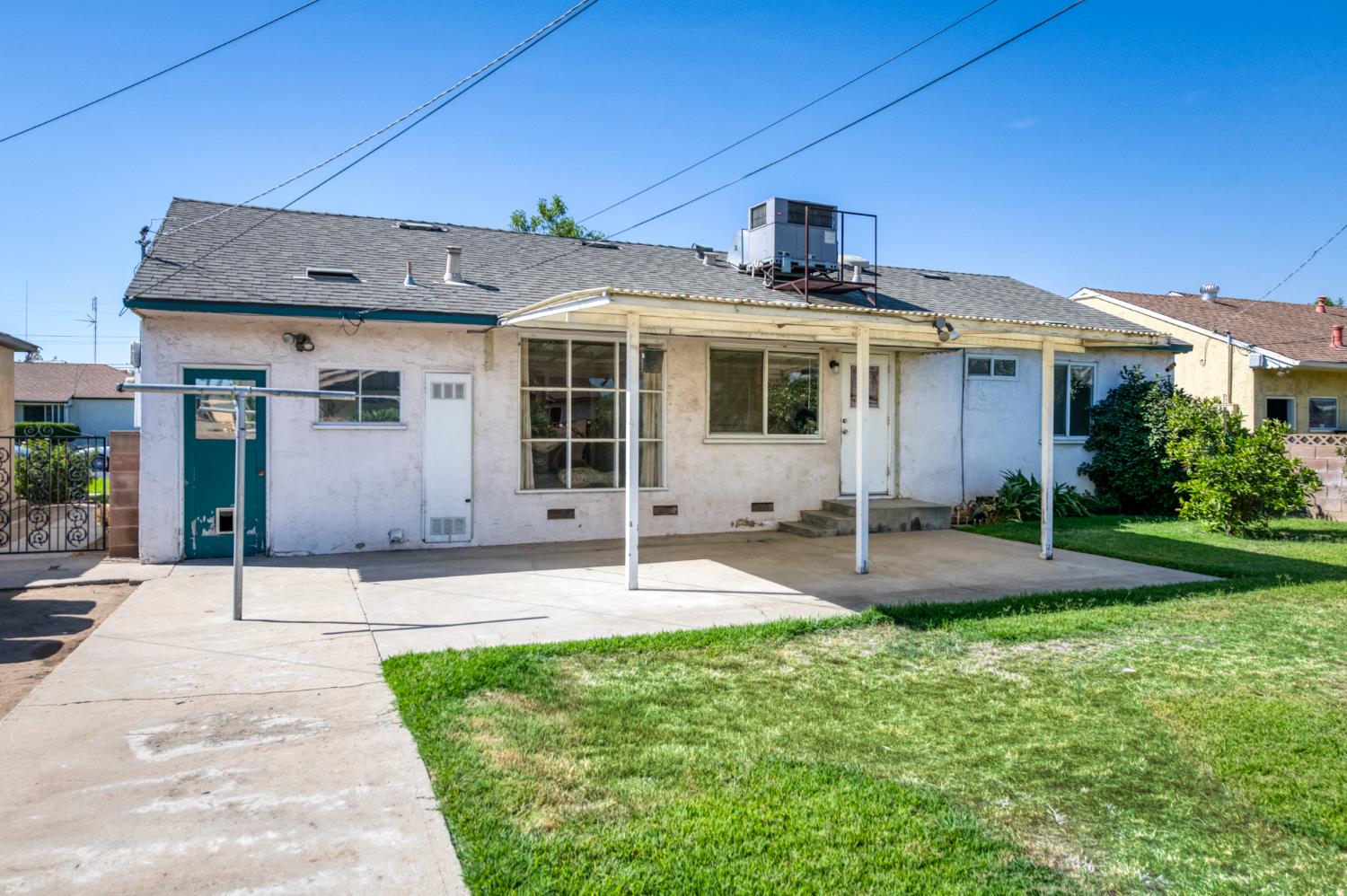 4035 E Montecito, Fresno, CA 93702