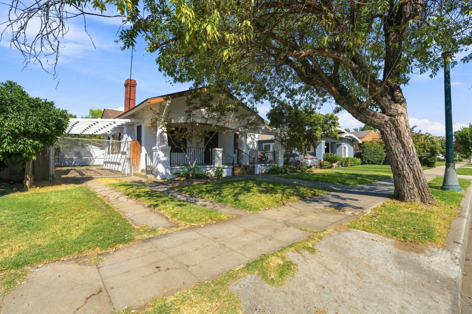 1353 N Wilson Ave, Fresno, CA 93728