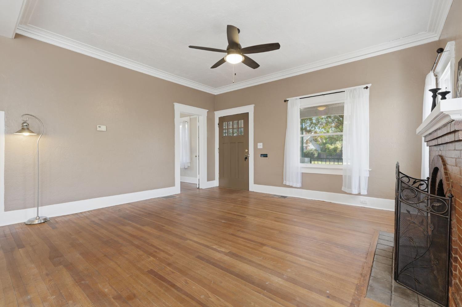 1353 N Wilson Ave, Fresno, CA 93728