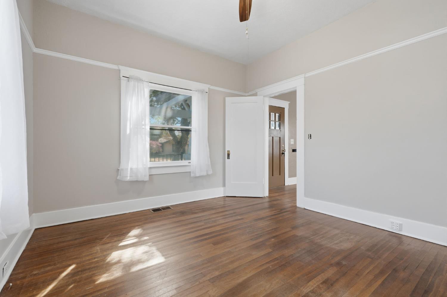 1353 N Wilson Ave, Fresno, CA 93728
