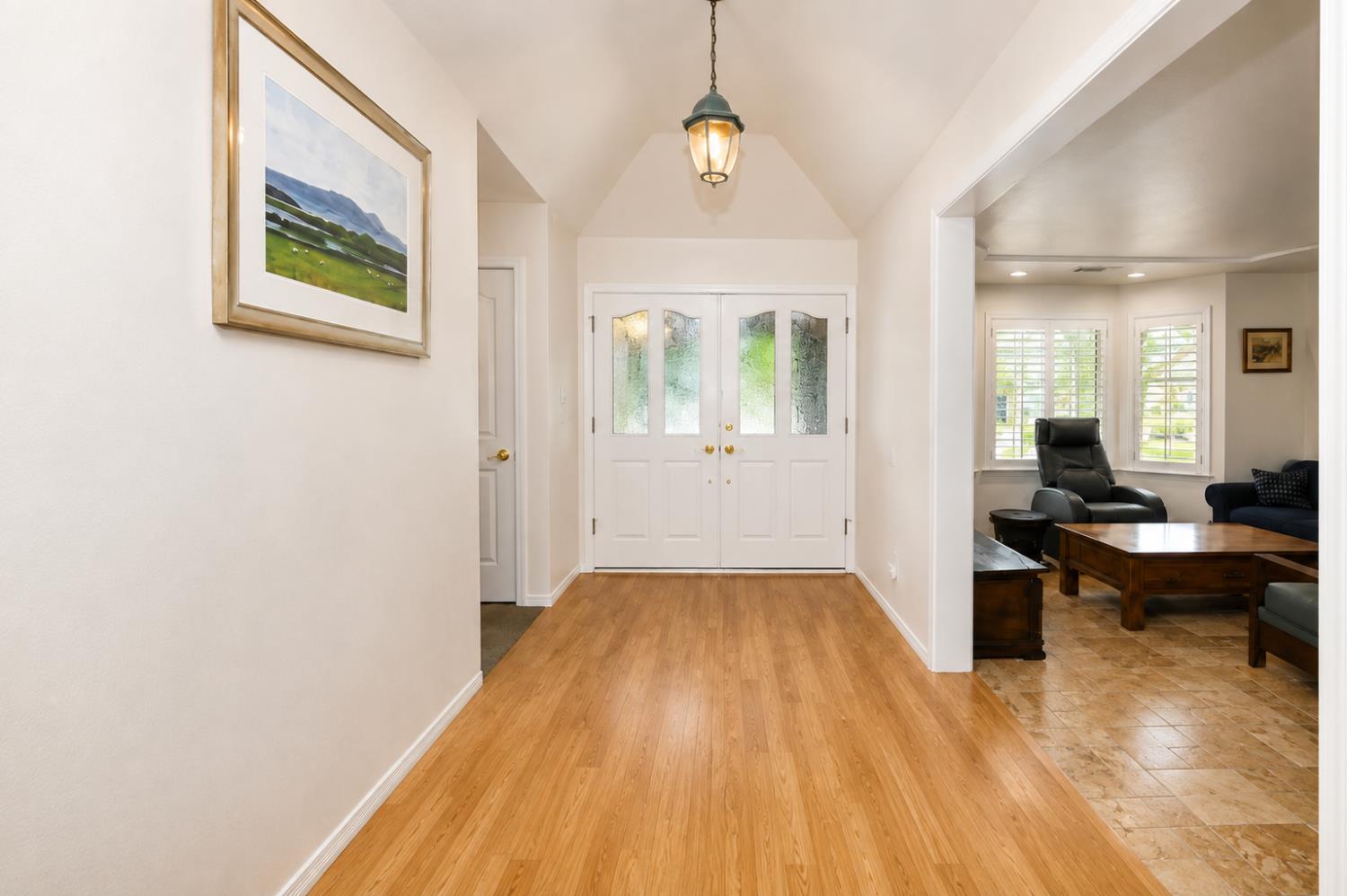 904 E Dartmouth Dr, Fresno, CA 93730