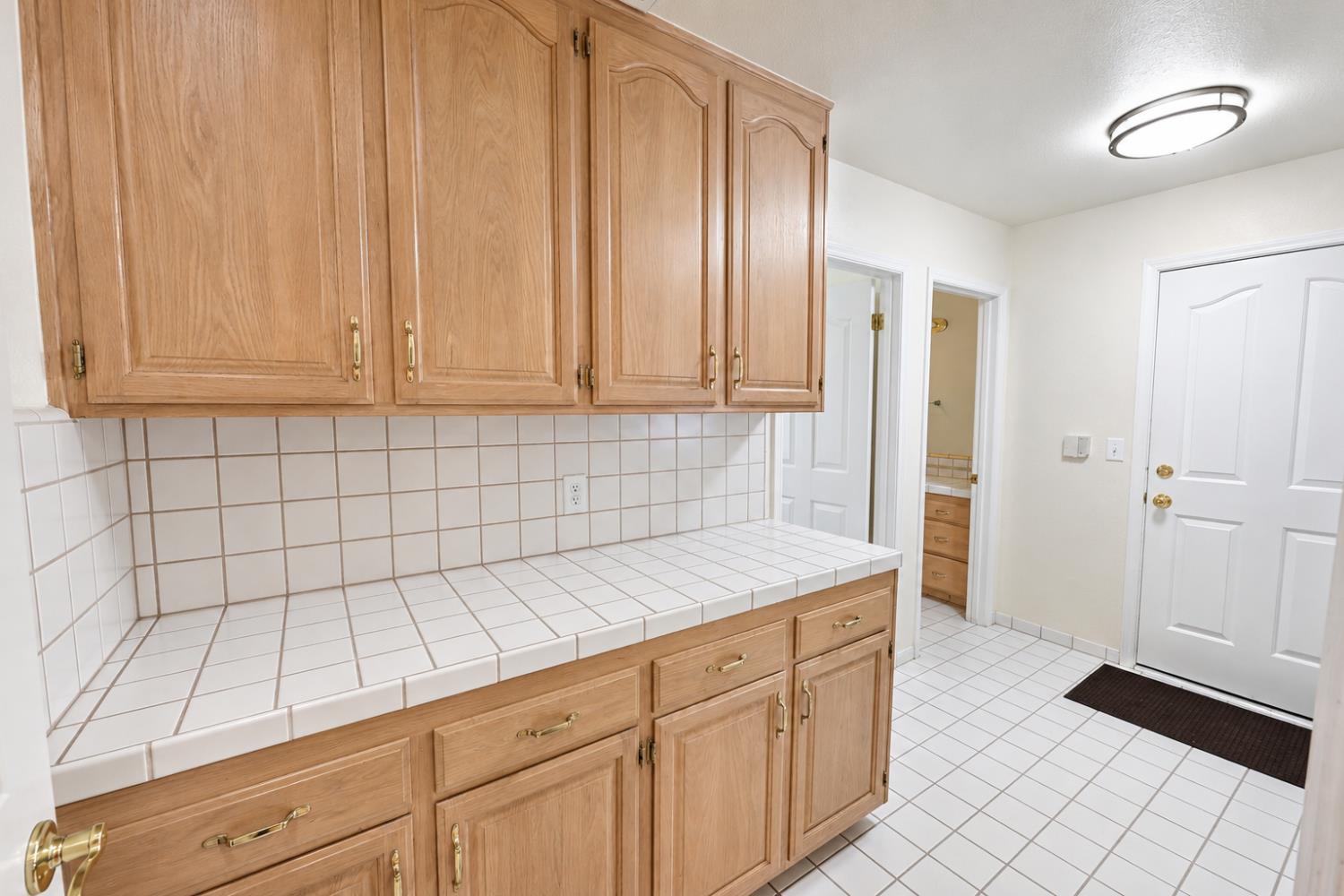 904 E Dartmouth Dr, Fresno, CA 93730