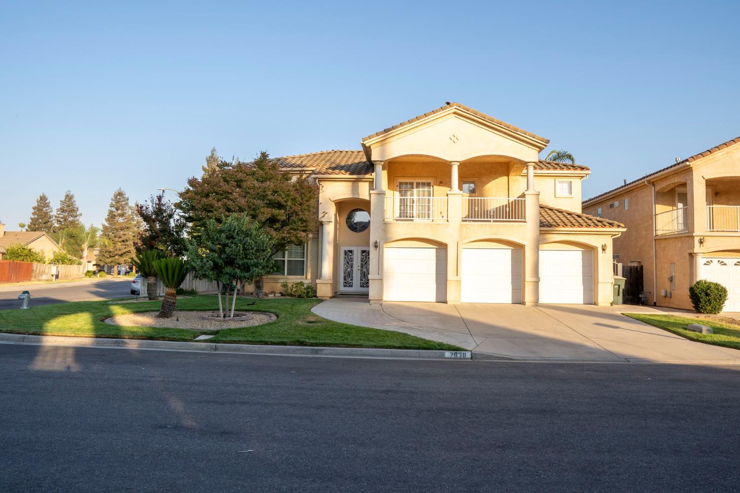 7638 N Bain Ave, Fresno, CA 93722