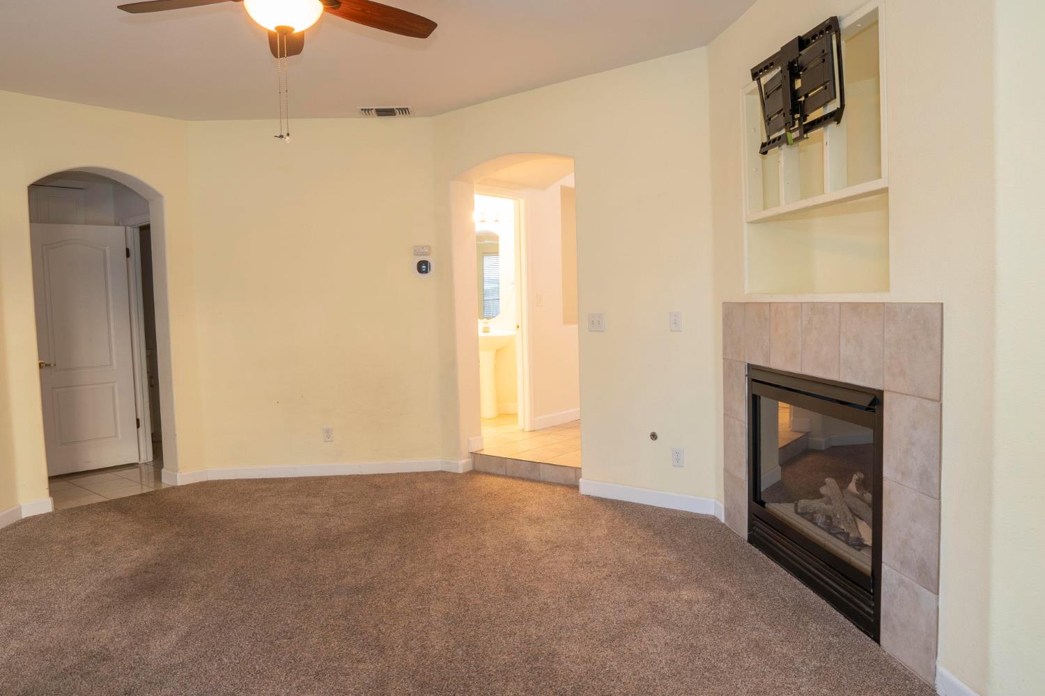 7638 N Bain Ave, Fresno, CA 93722