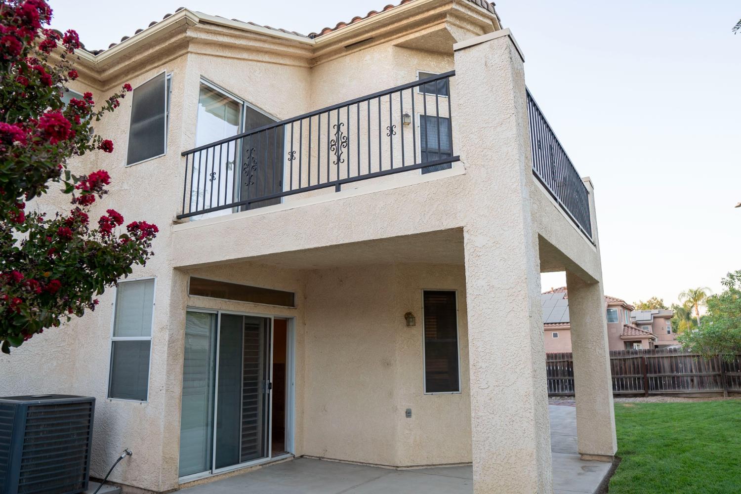 7638 N Bain Ave, Fresno, CA 93722
