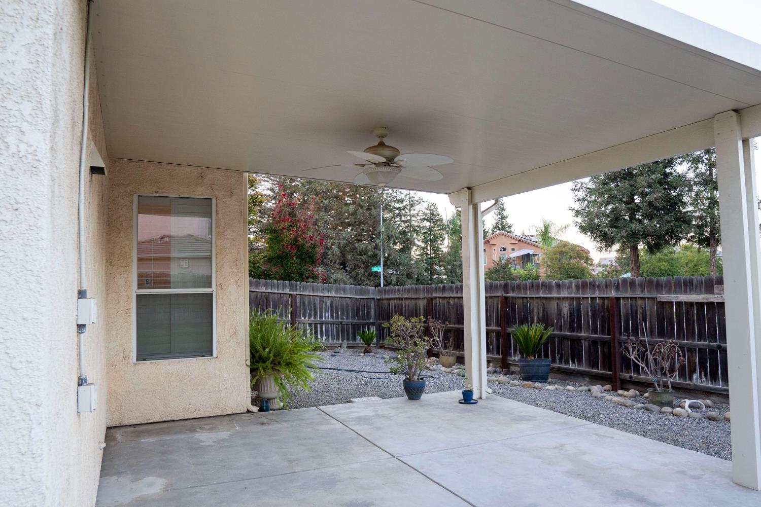 7638 N Bain Ave, Fresno, CA 93722