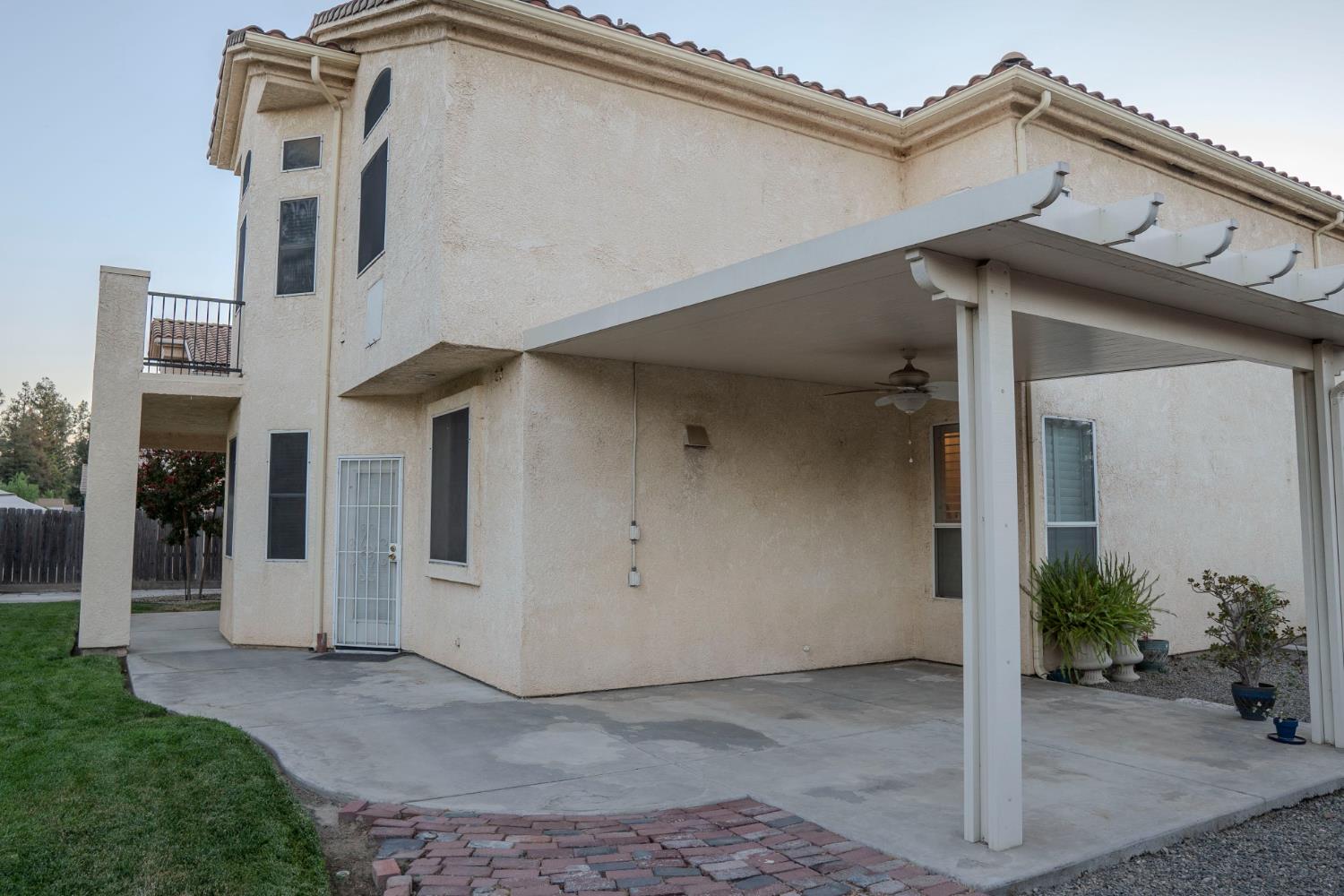 7638 N Bain Ave, Fresno, CA 93722