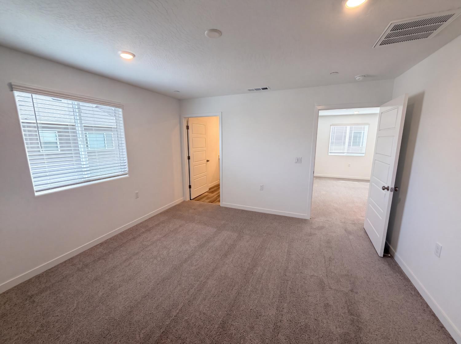4472 Bellaire Ave, Clovis, CA 93619
