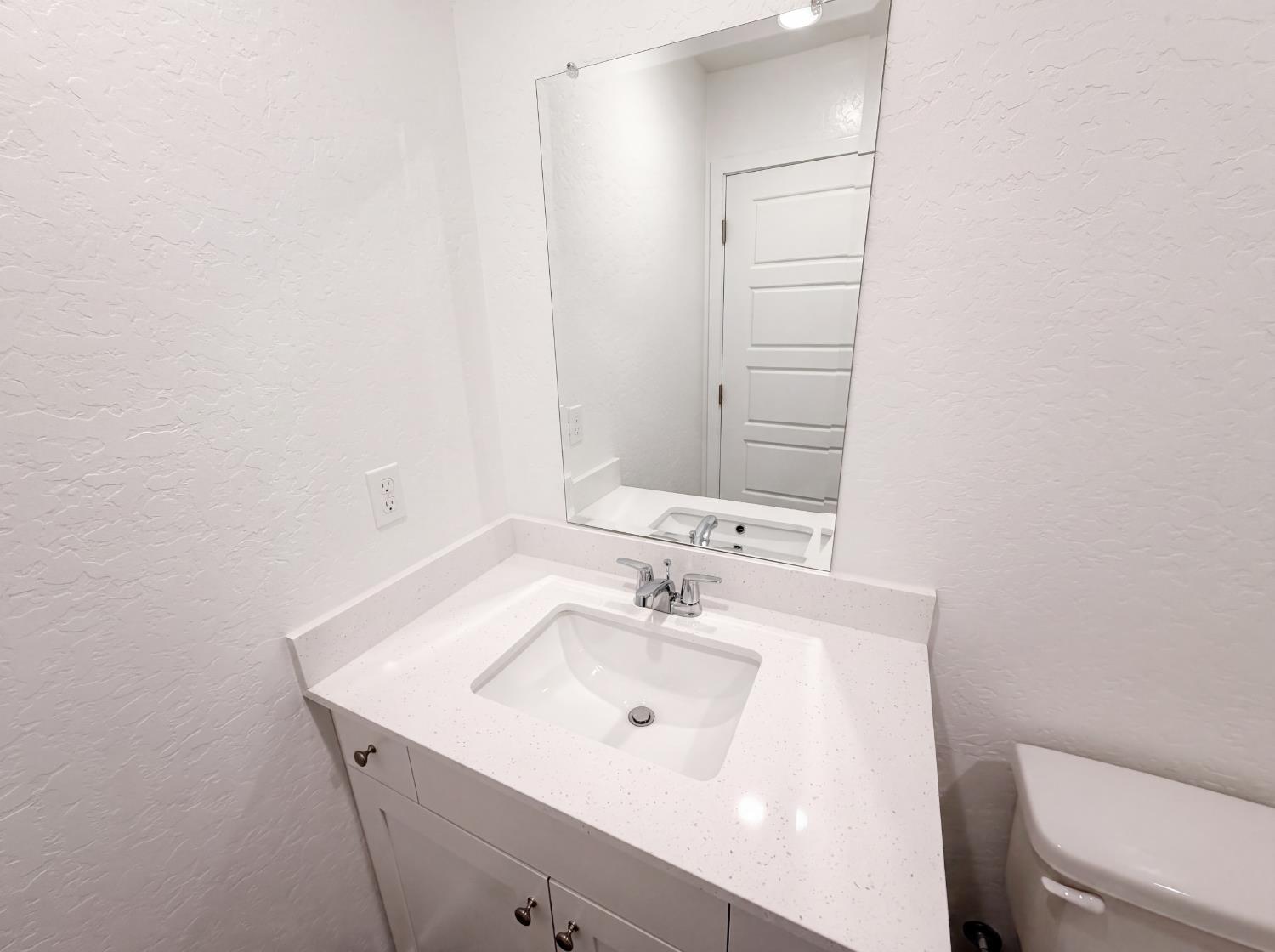 4472 Bellaire Ave, Clovis, CA 93619