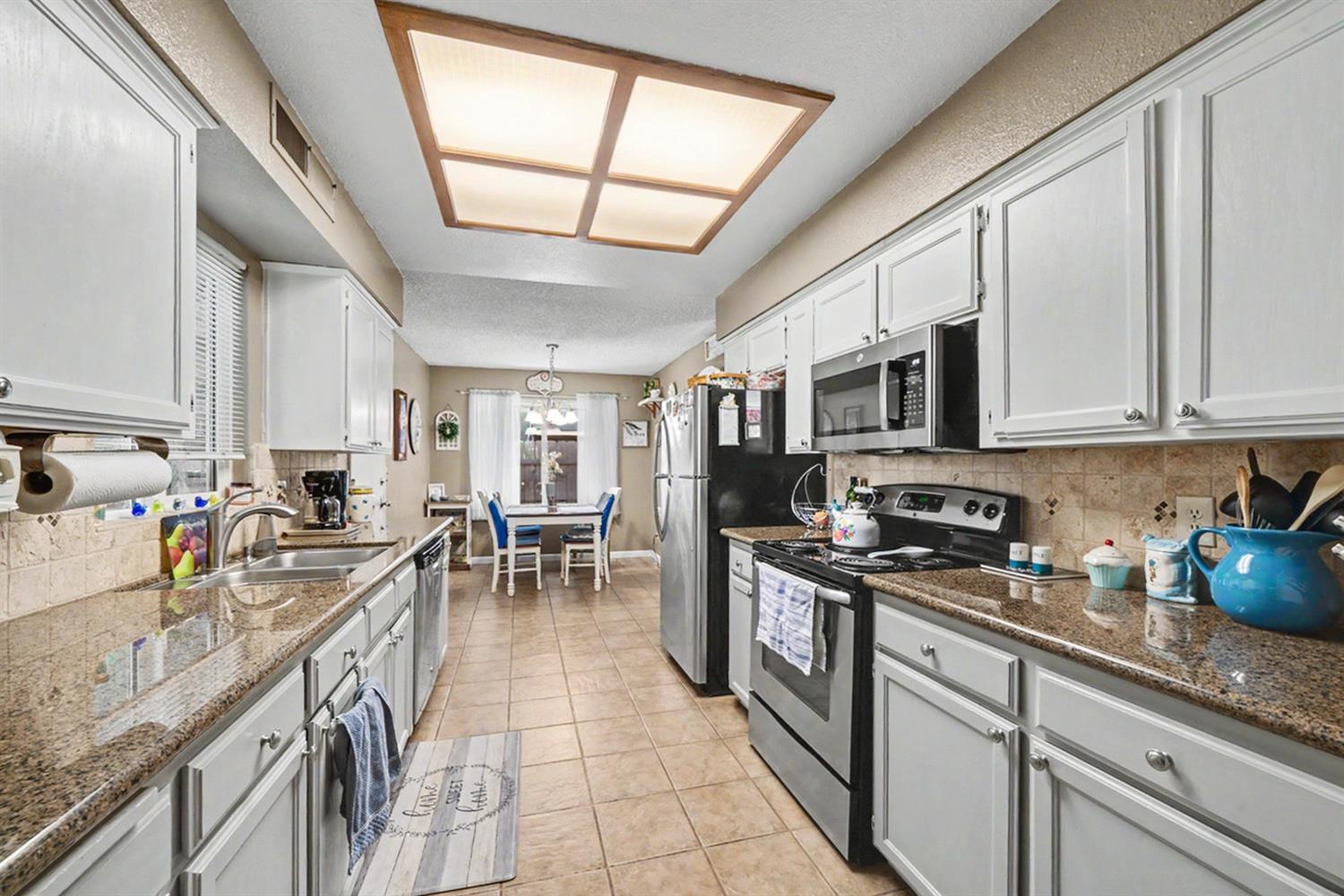 6185 N Mitre Ave, Fresno, CA 93722