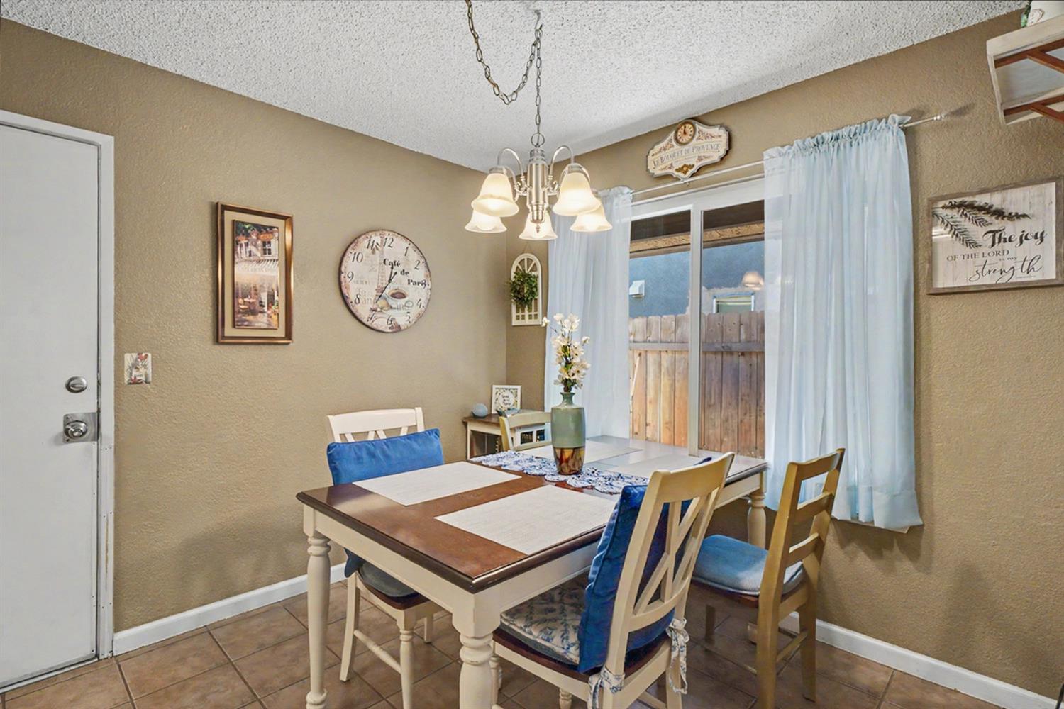 6185 N Mitre Ave, Fresno, CA 93722
