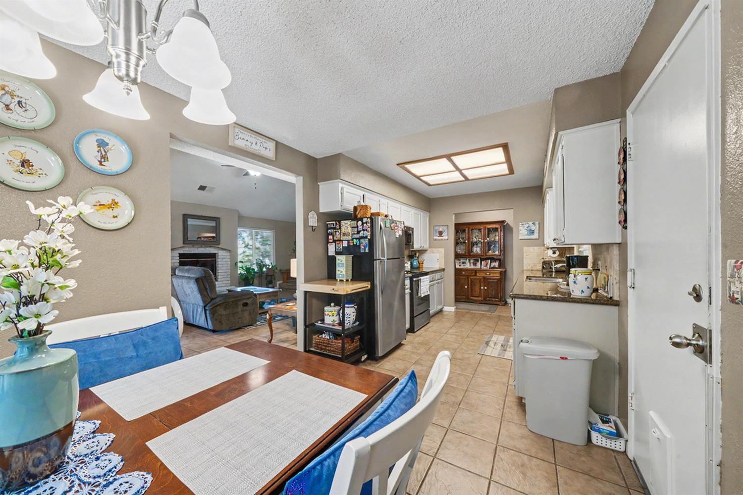 6185 N Mitre Ave, Fresno, CA 93722