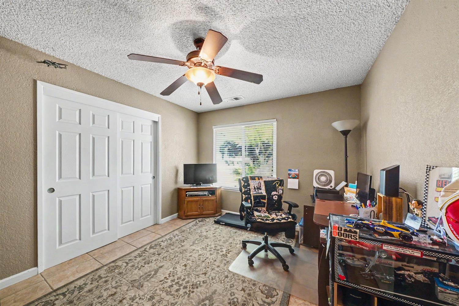 6185 N Mitre Ave, Fresno, CA 93722