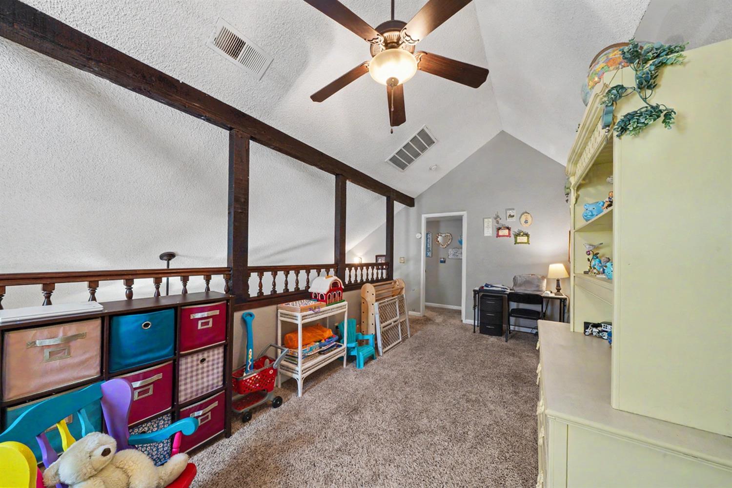 6185 N Mitre Ave, Fresno, CA 93722