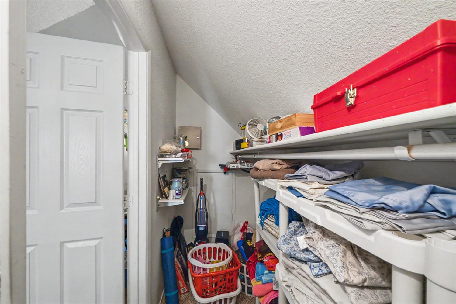6185 N Mitre Ave, Fresno, CA 93722