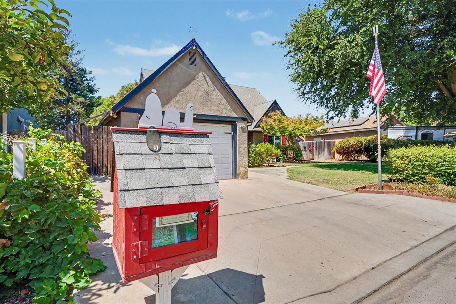 6185 N Mitre Ave, Fresno, CA 93722
