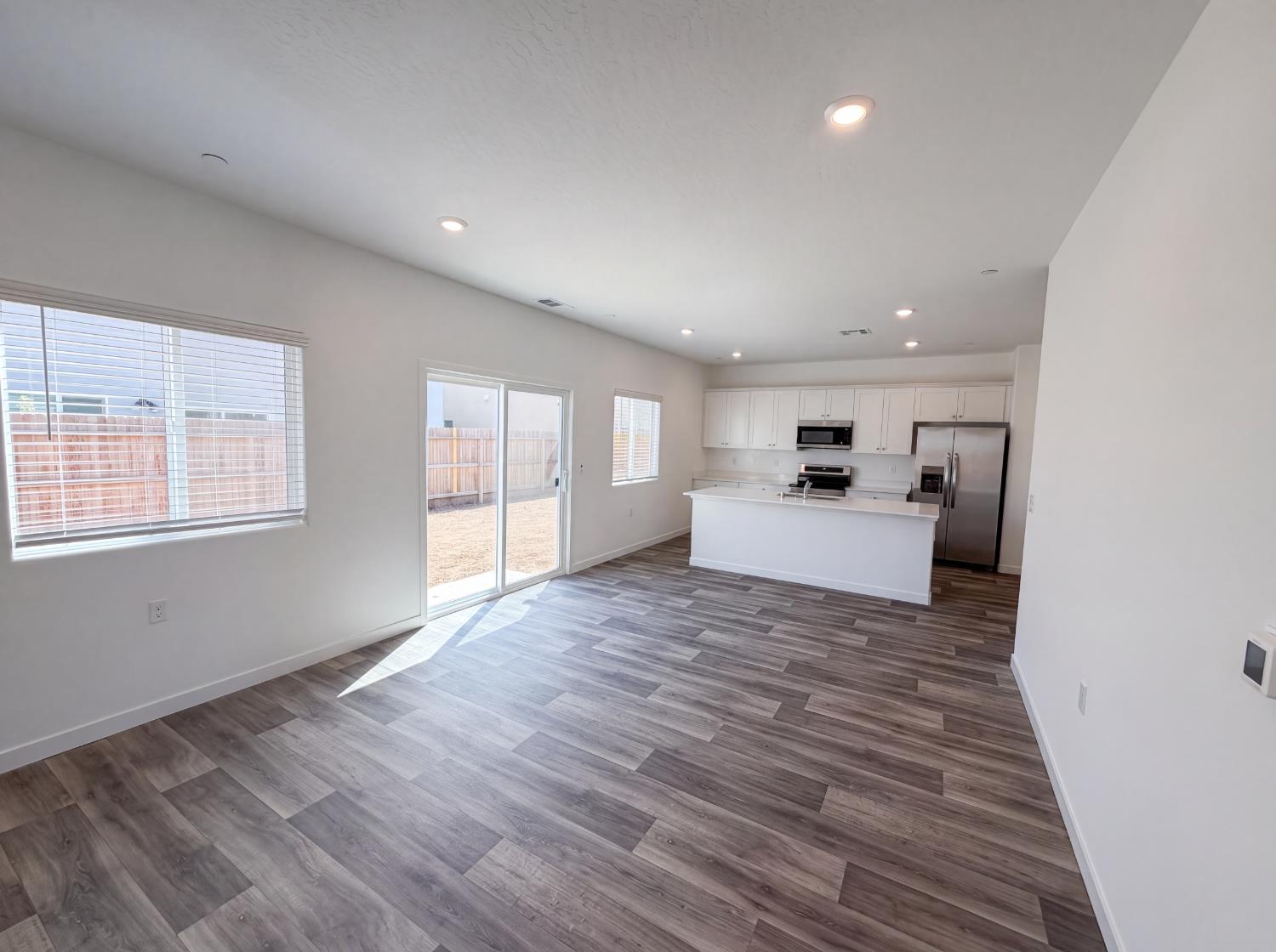 4496 Bellaire Ave, Clovis, CA 93619