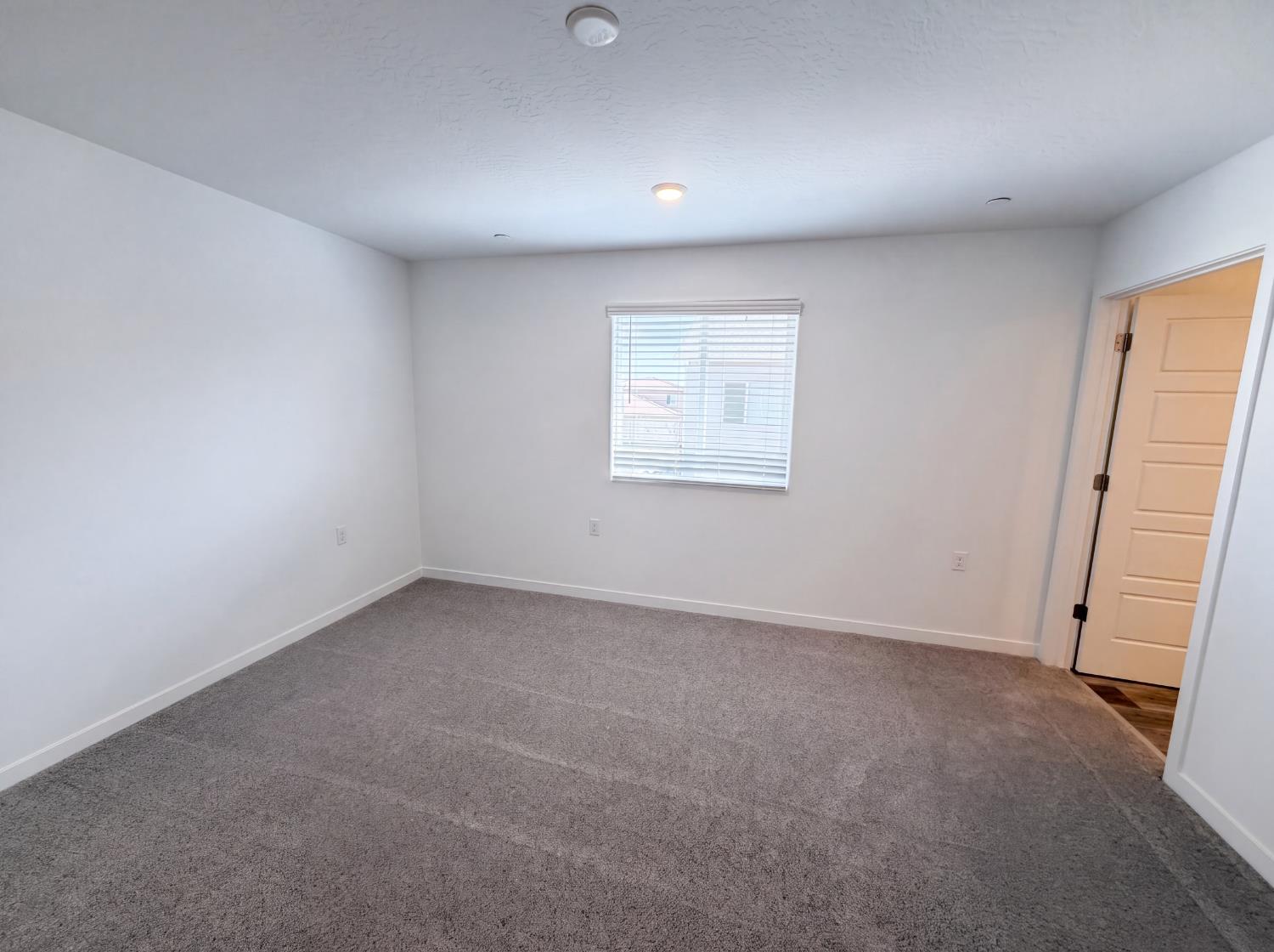 4496 Bellaire Ave, Clovis, CA 93619