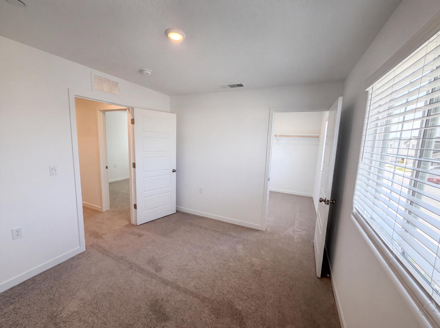 4496 Bellaire Ave, Clovis, CA 93619
