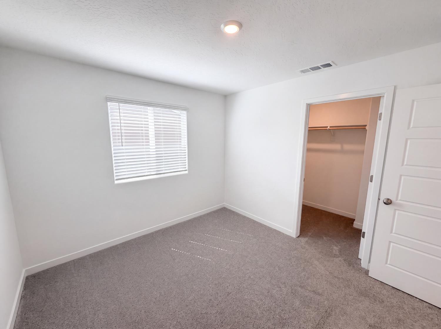 4496 Bellaire Ave, Clovis, CA 93619