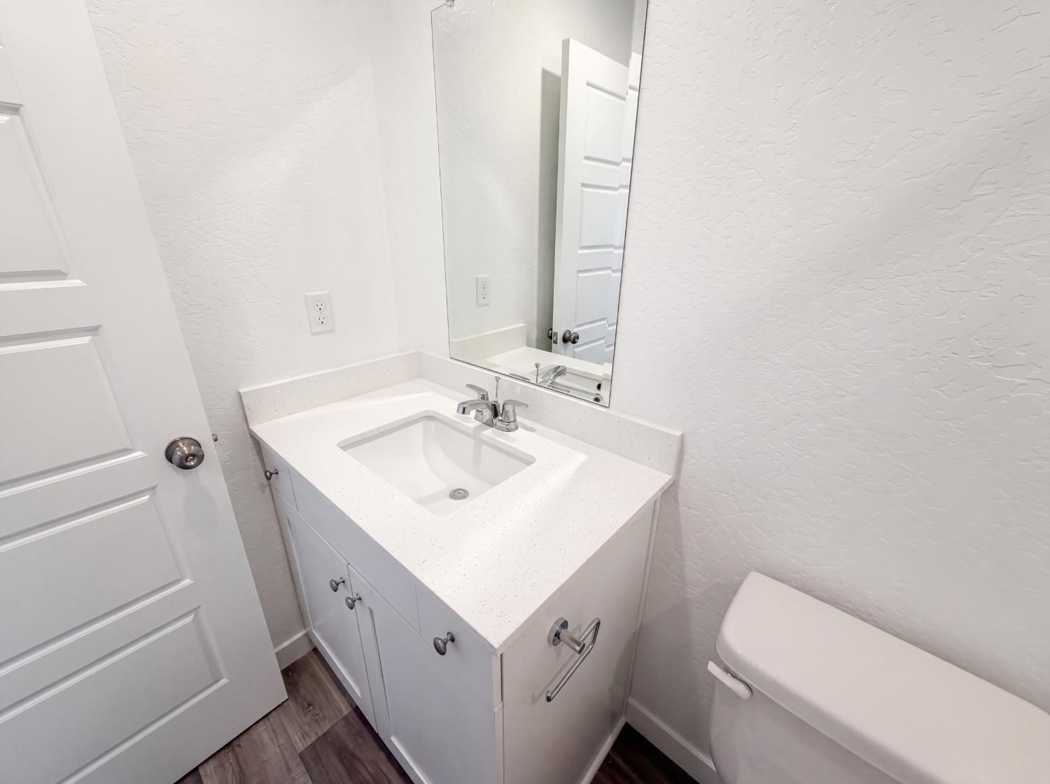4496 Bellaire Ave, Clovis, CA 93619
