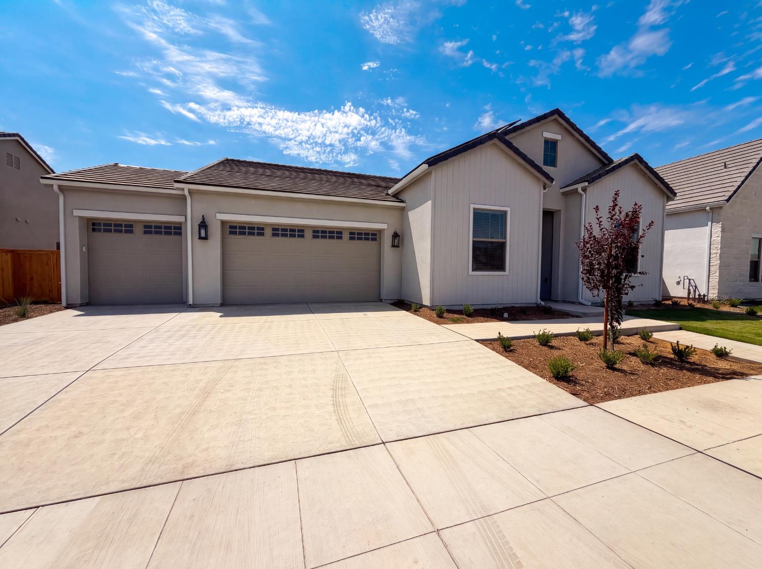 2246 N Marion Ave, Clovis, CA 93619